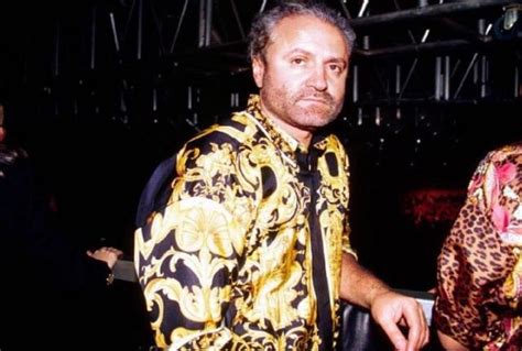 comment est mort versace|when did gianni versace found.